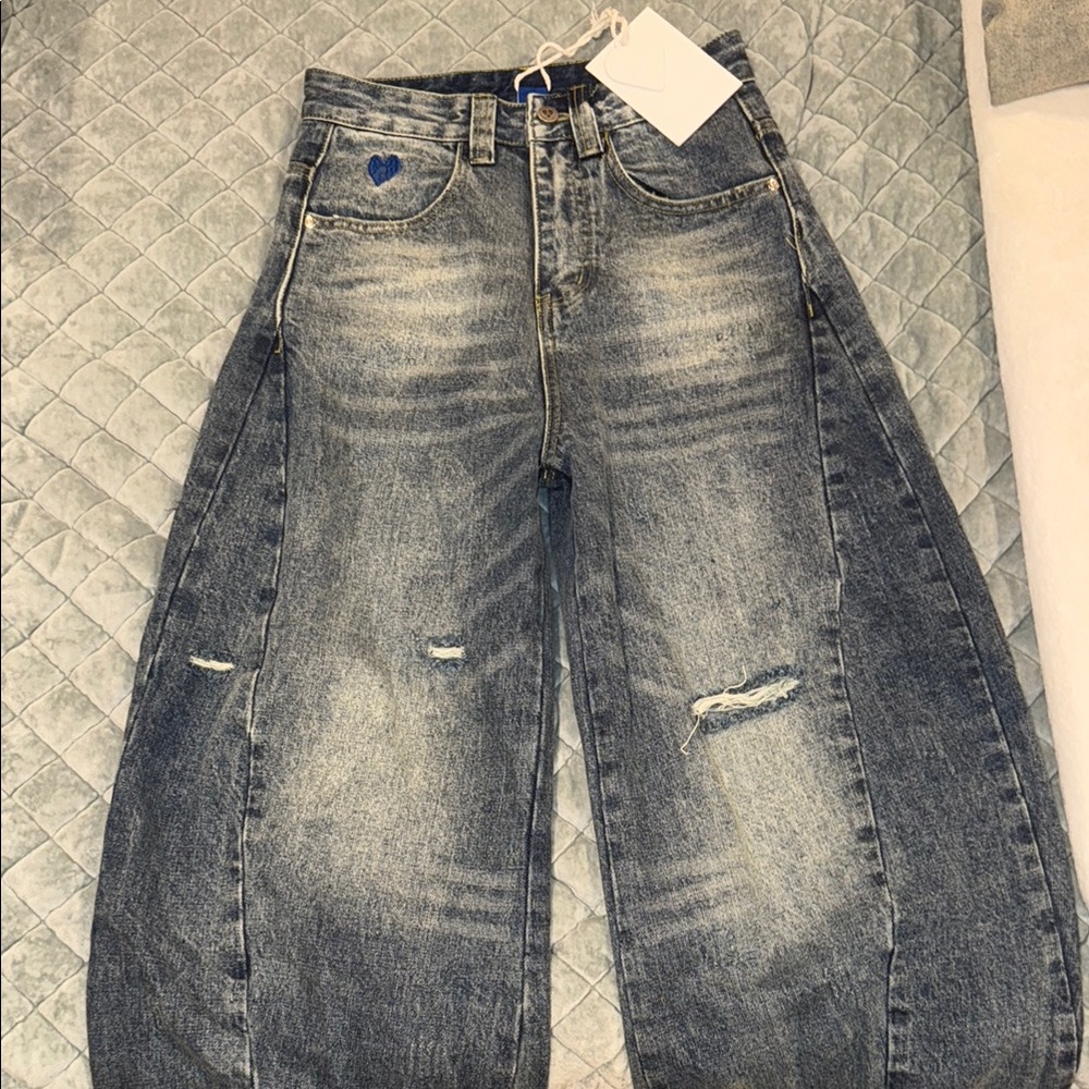 Cute Distressed Wide-Leg Jeans